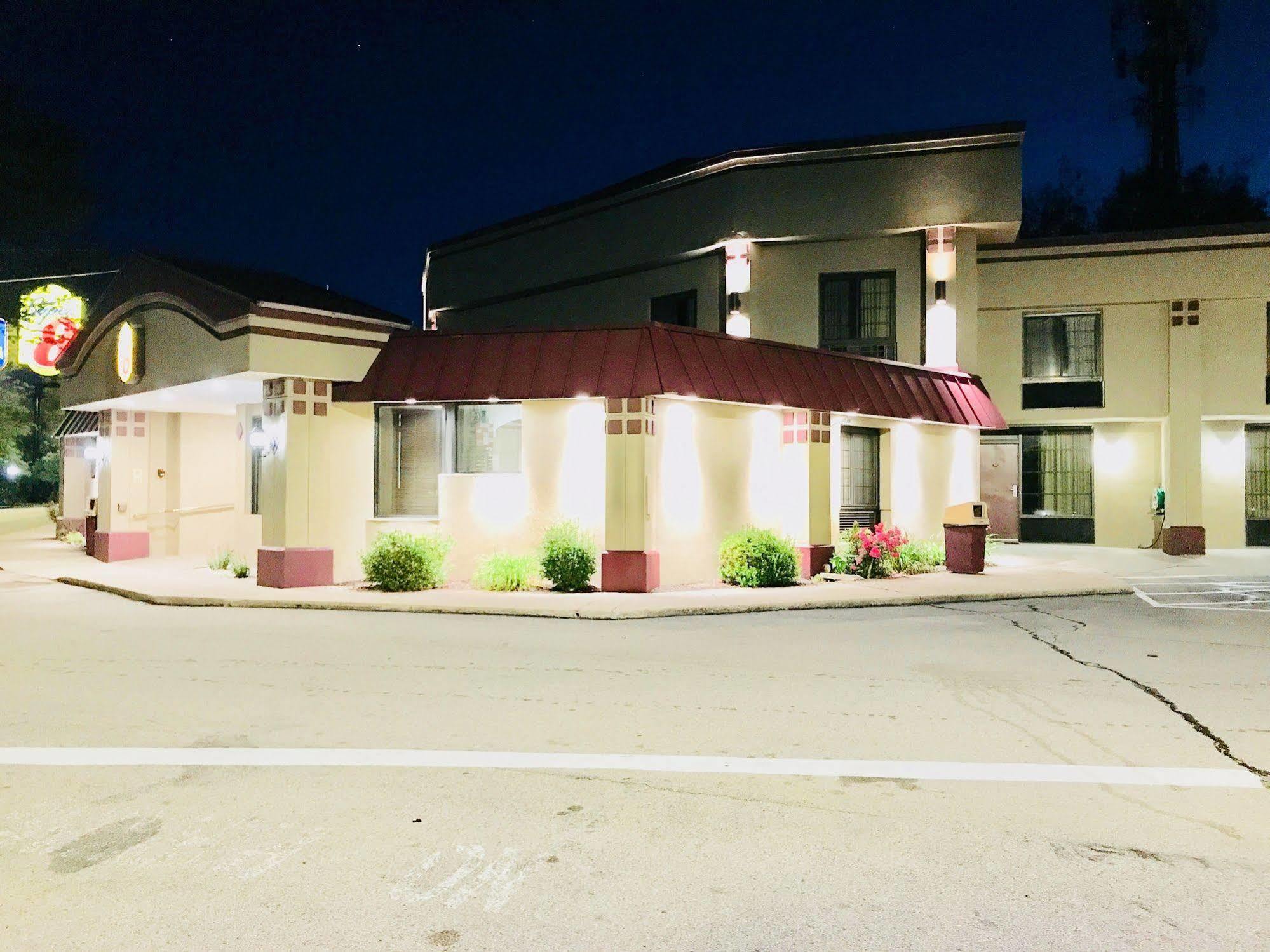 Super 8 by Wyndham West Greenwich/Providence Exterior foto